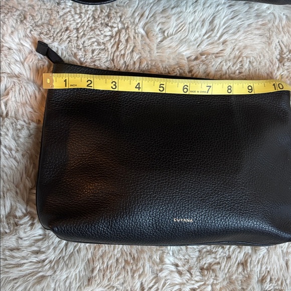 Cuyana Small Zipper Tote and Toiletries Set Black - Picture 3 of 11